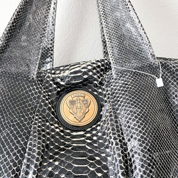 ❤️SOLD❤️Gucci Large Black Metallic Python Hysteria - Picture 7 of 13
